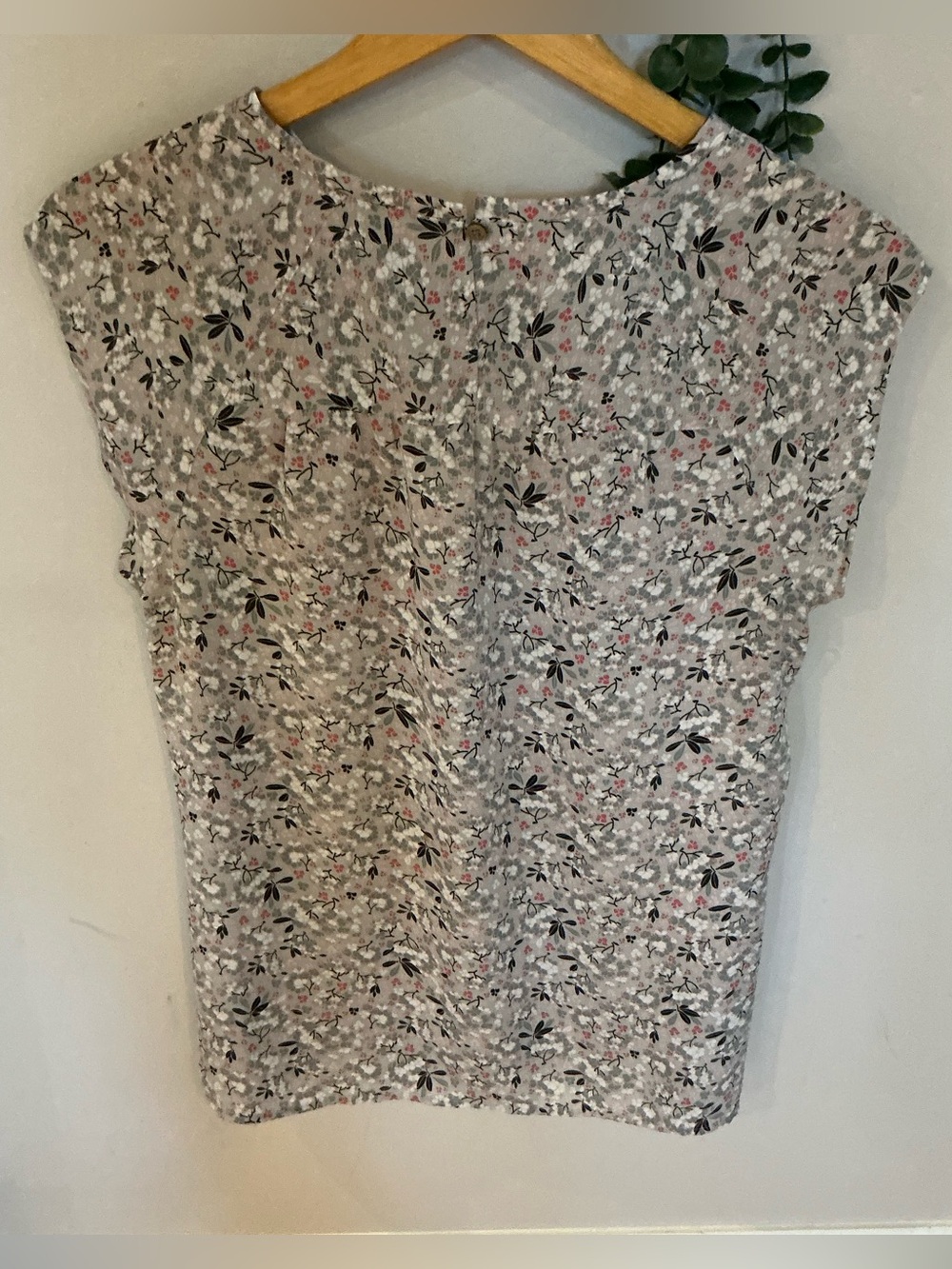 Floral Sleeveless Ruffle-Trim Top - Gray with Pink Accents - Picture 2 of 5